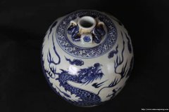 元青花苍龙救子图梅瓶