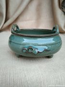 南宋龙泉窑仿官釉青绿釉双耳炉