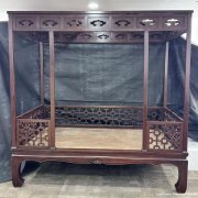 清黄花梨几何纹架子床