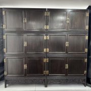 清紫檀回纹顶箱柜一对