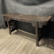 清紫檀螭龙纹翘头案